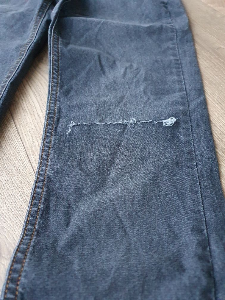 Nowe spodnie jeansowe marki Calzedonia rozmiar M