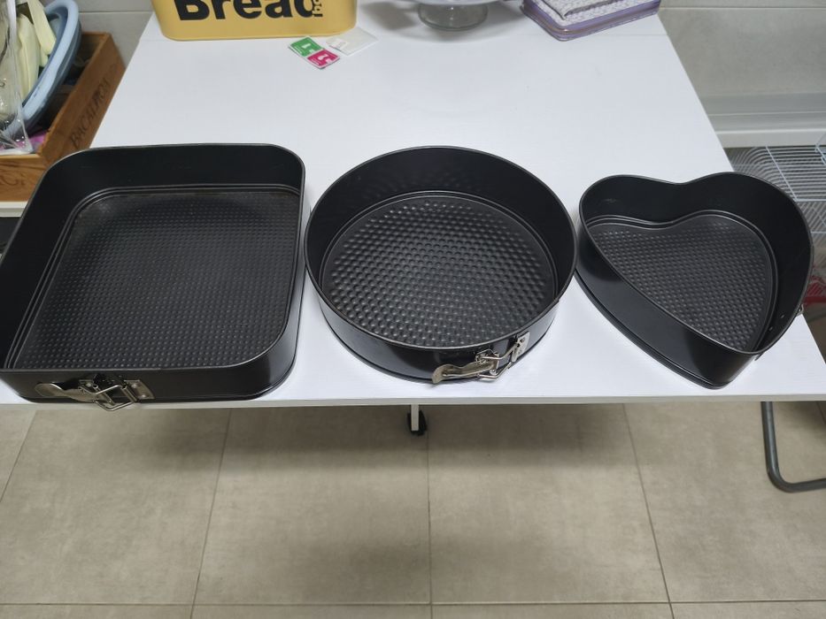 Conjunto 3 formas Fundo removivel- Anti aderente Aço carbono