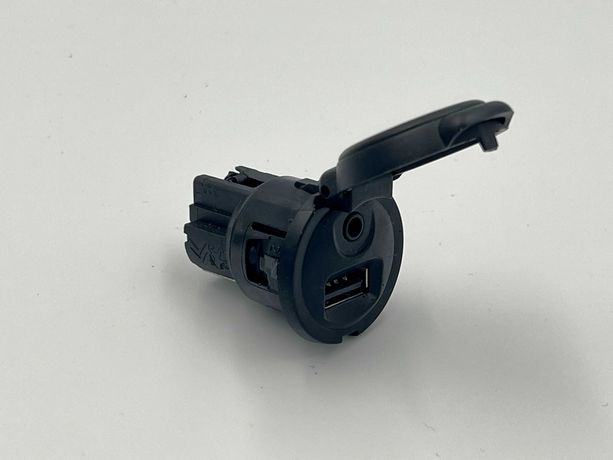 ORYGINALNE Gniazdo USB AUX - Peugeot / Citroen / DS