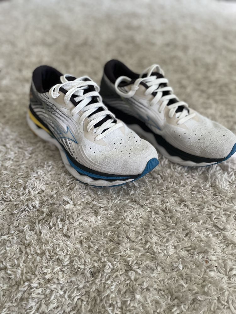 Кроссовки Mizuno