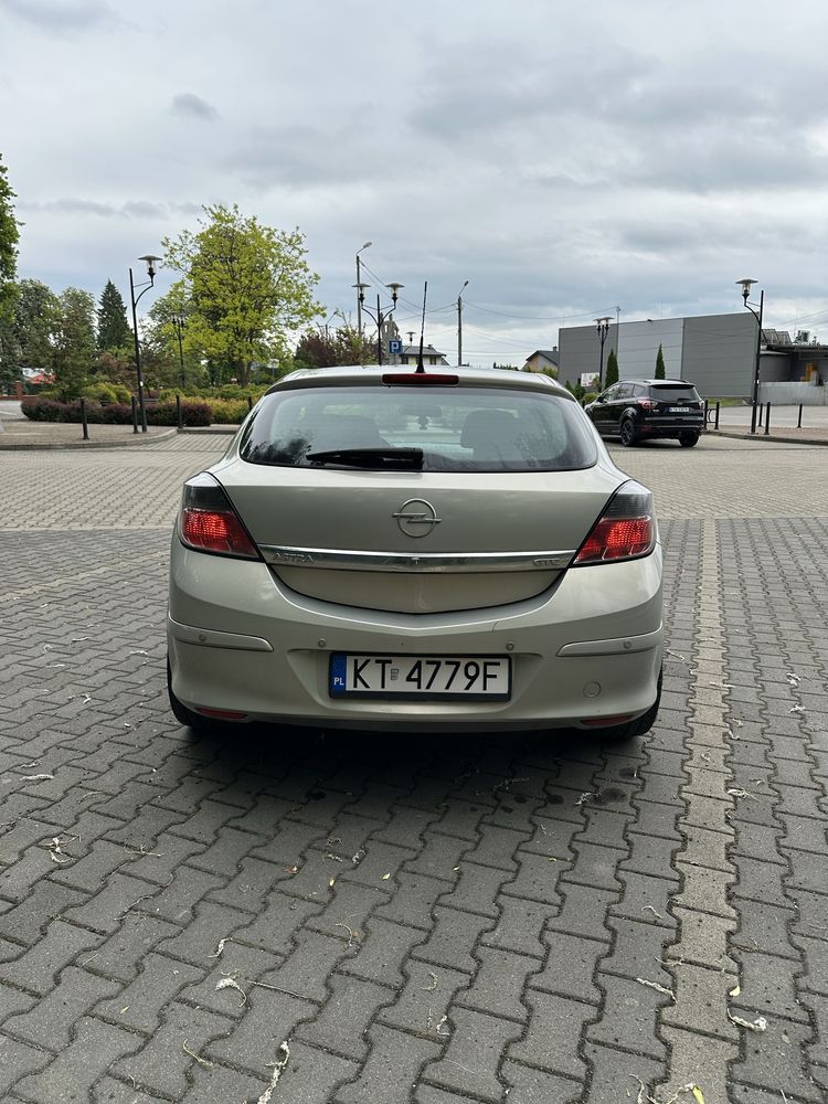 Opel Astra H GTC
