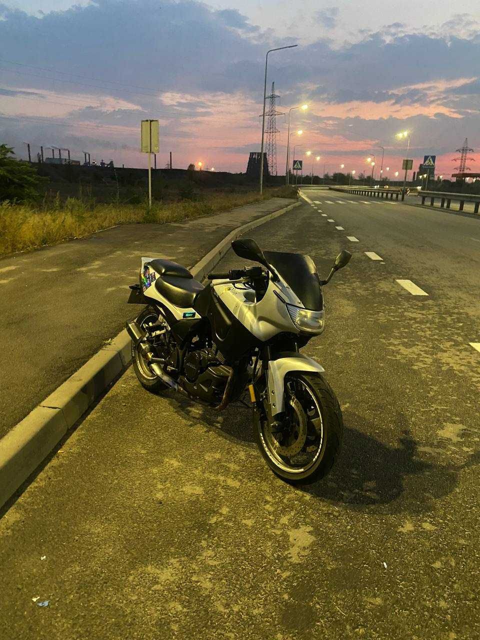 Продаю Zongshen zs250gs