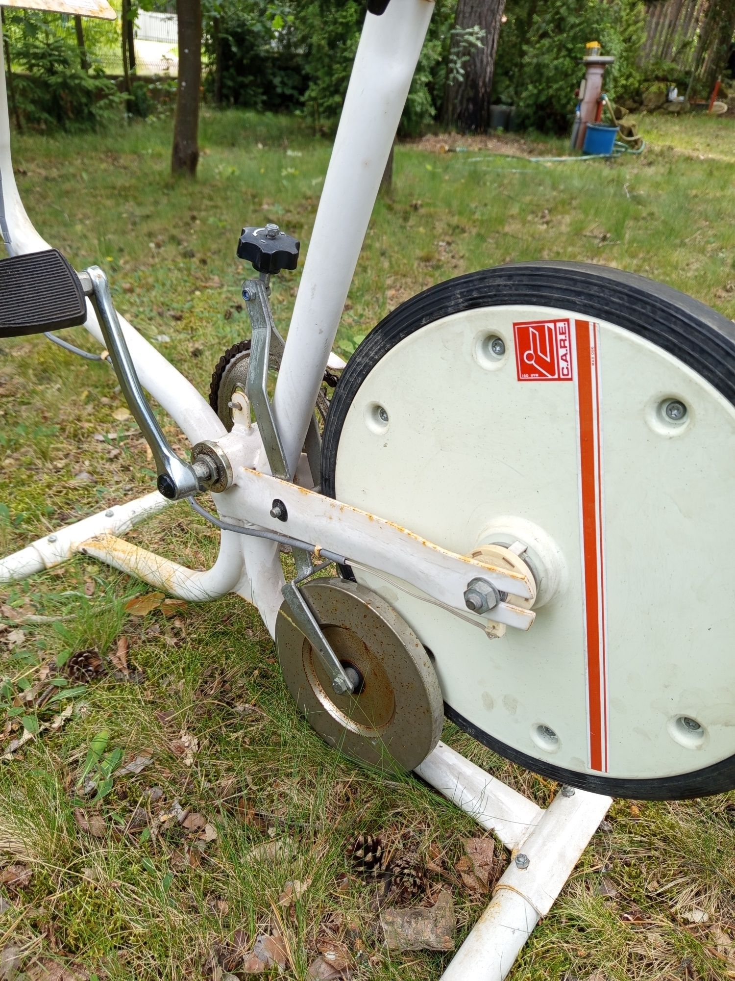 Rower stacjonarny treningowy.