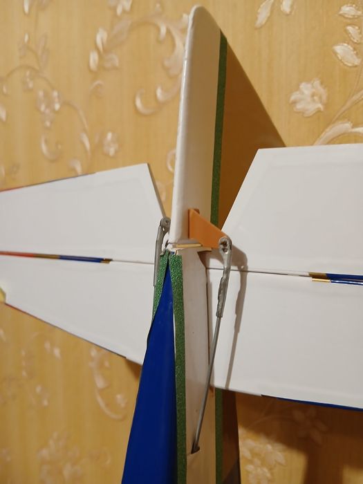 Авіамодель під радіо