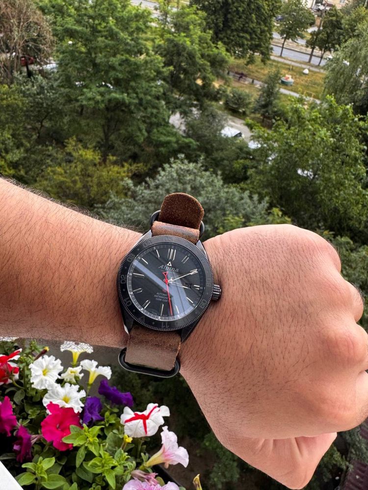 Часы ALPINA  ALPINER 4 SHADOW LINE  . Антимагнитные , сапфир , DLC
