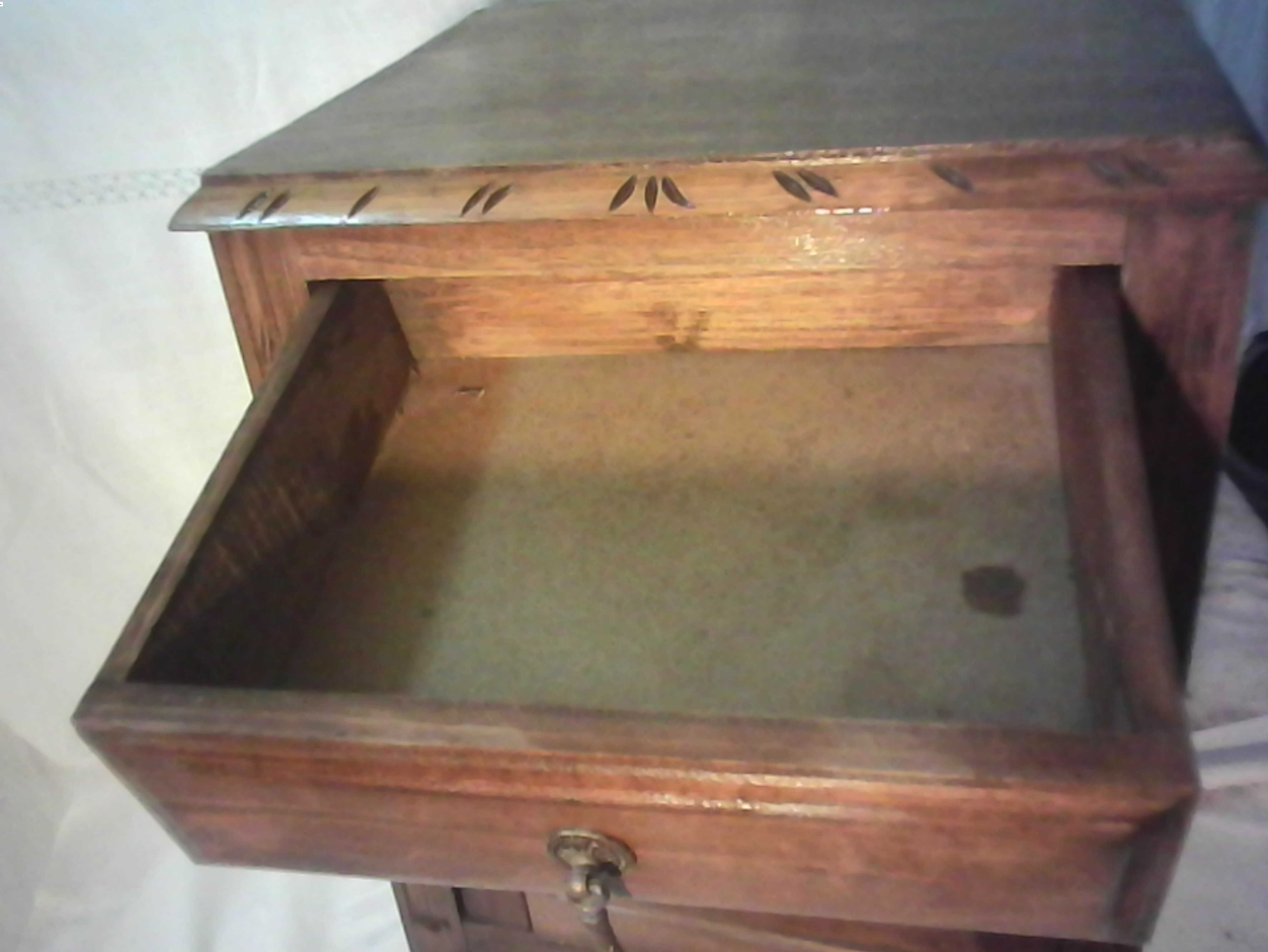 mesa de cabeceira
