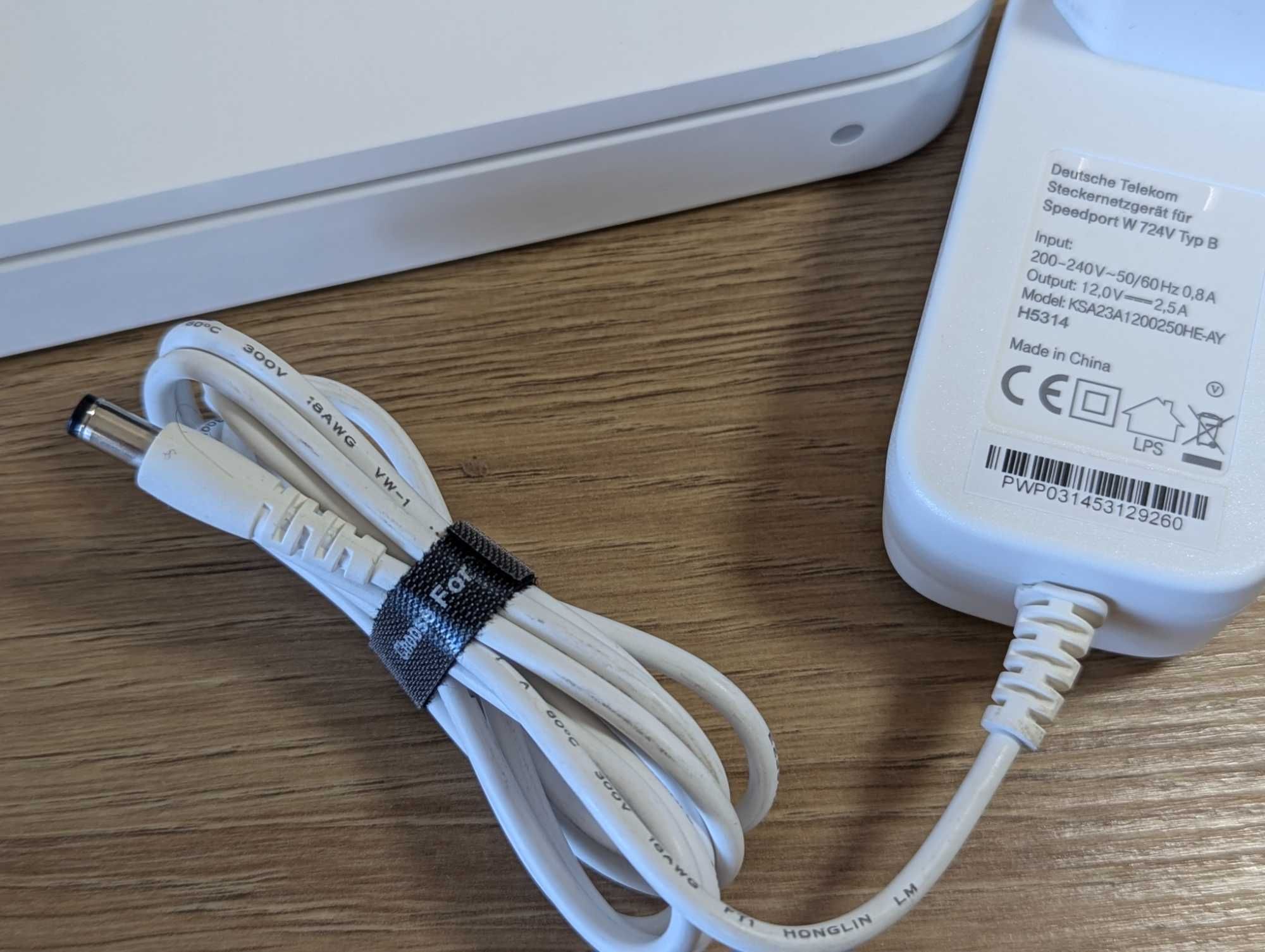 Apple WIFI роутер A1408 AirPort Extreme MD031B/A 5-е поколение