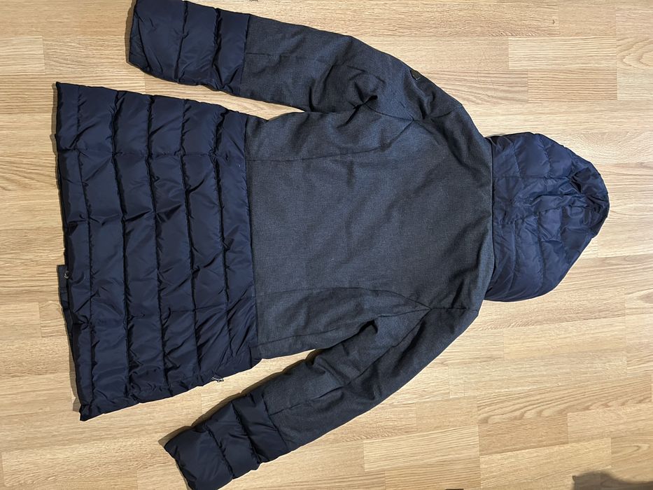 Тепла куртка  спортивна