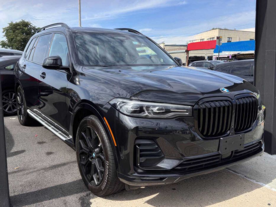 BMW X7 xDrive40i      2022