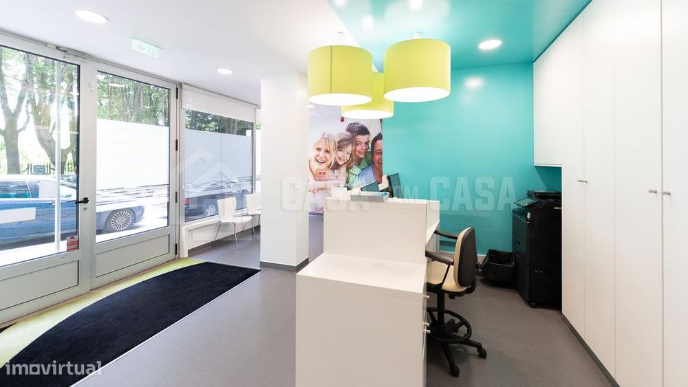 Loja Comercial na Av. 25 de Abril