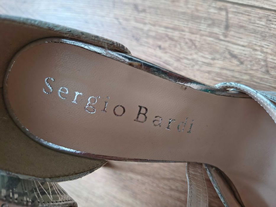 Nowe srebrne szpilki Sergio Bardi