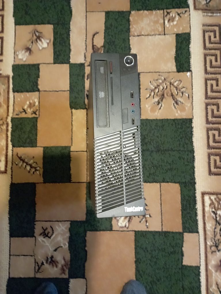 Lenovo thinkcentre m72e