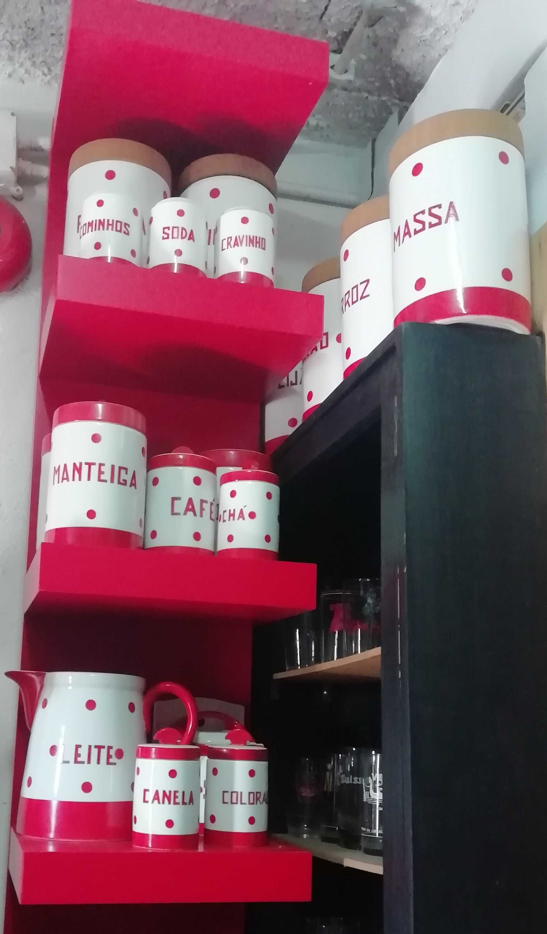 Vista Alegre - Porcelanas antigas de cozinha - 18 peças