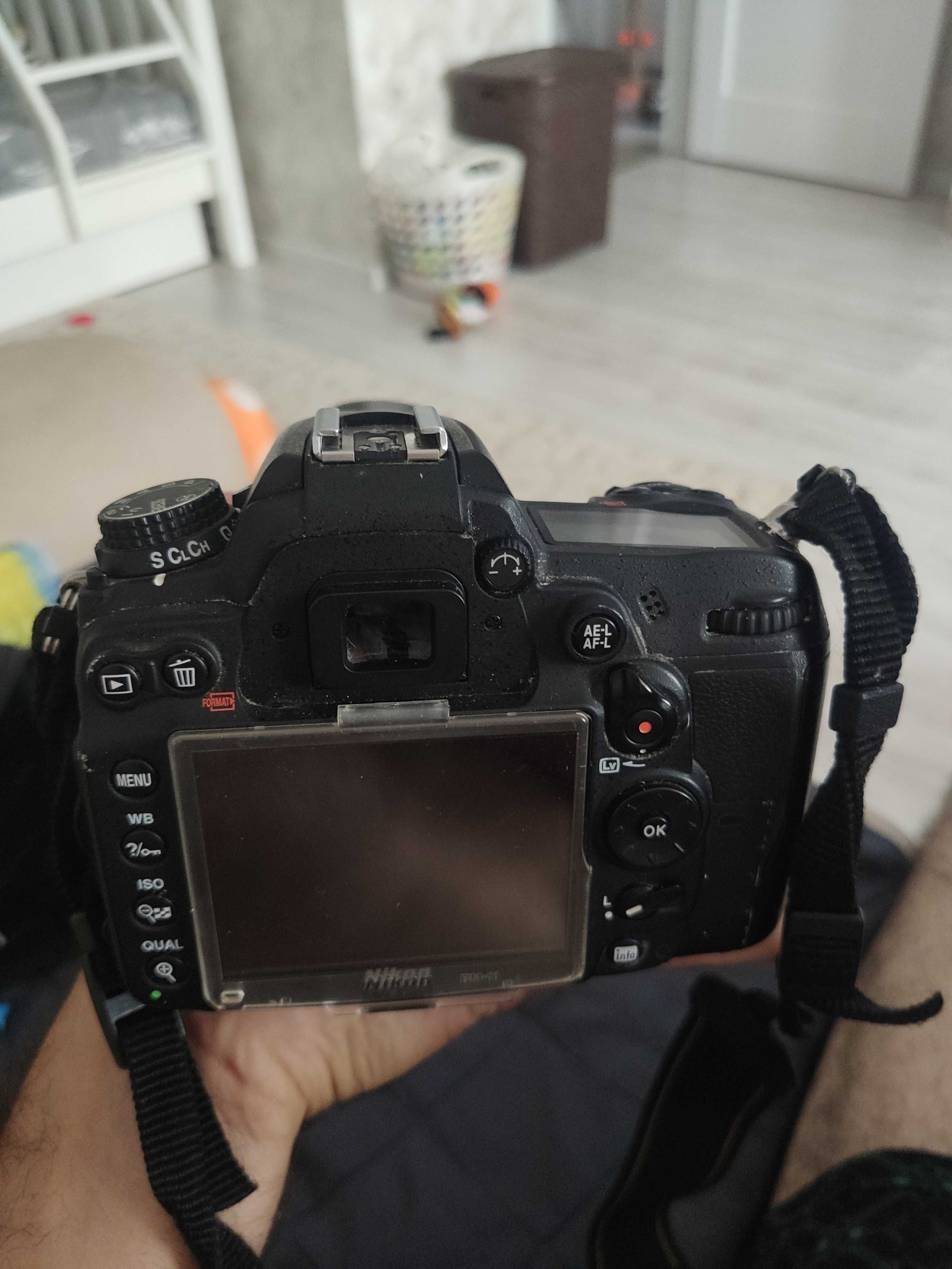 Продам фотоаппарат Nikon D7000