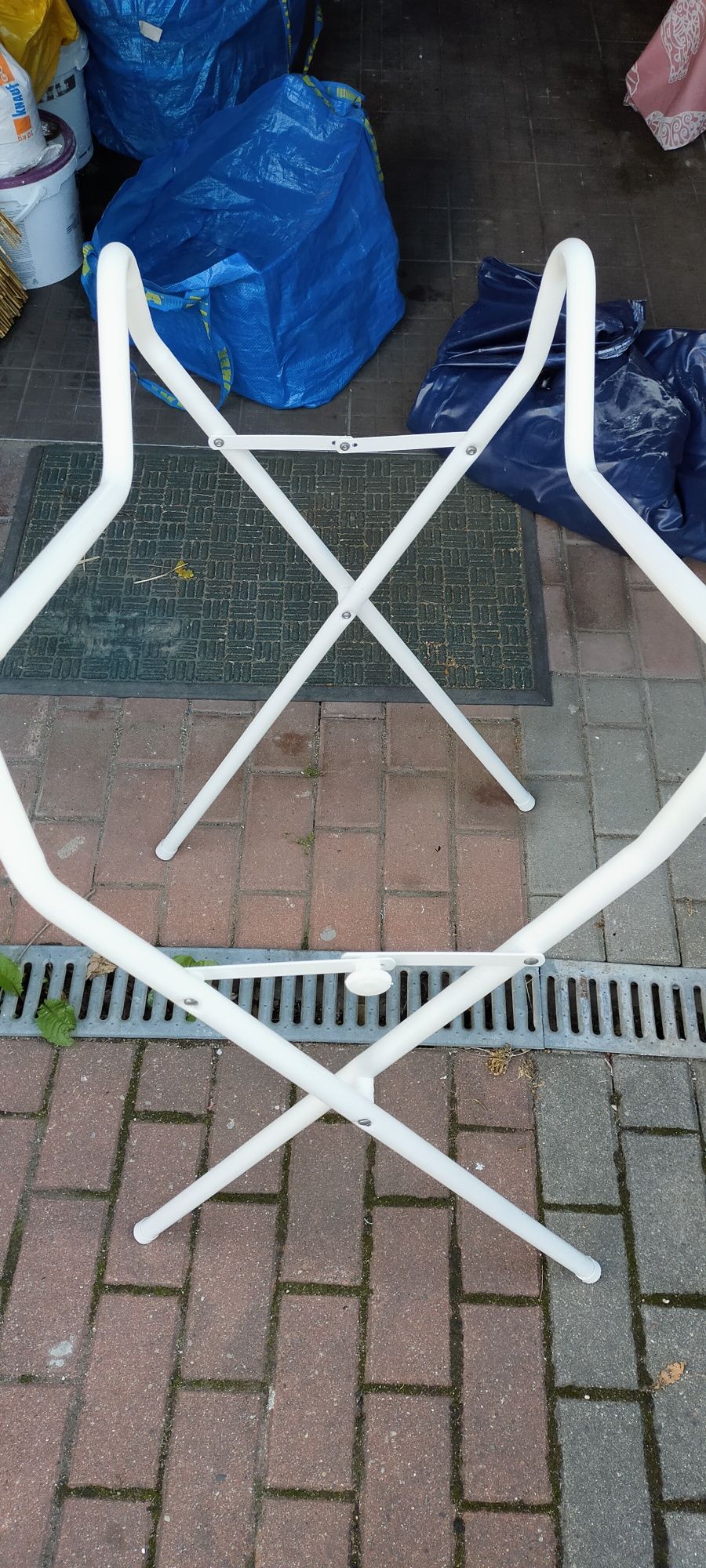 Stojak pod wanienkę