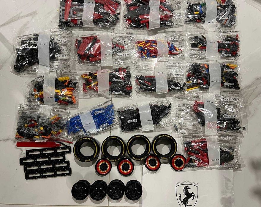 Конструктор LEGO Technic Ferrari F1 Болід Подарунок ЛЕГО Технік Ферарі