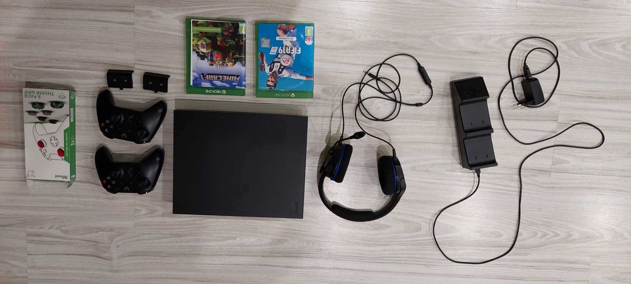 Fotel gamingowy  NOWY + Konsola Xbox One X  + kierownica Xbox