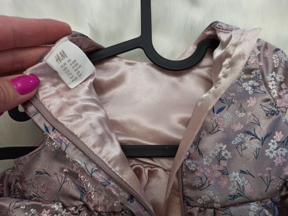 Nowa sukienka h&m r. 68 w kwiatki satynowa z tiulem
