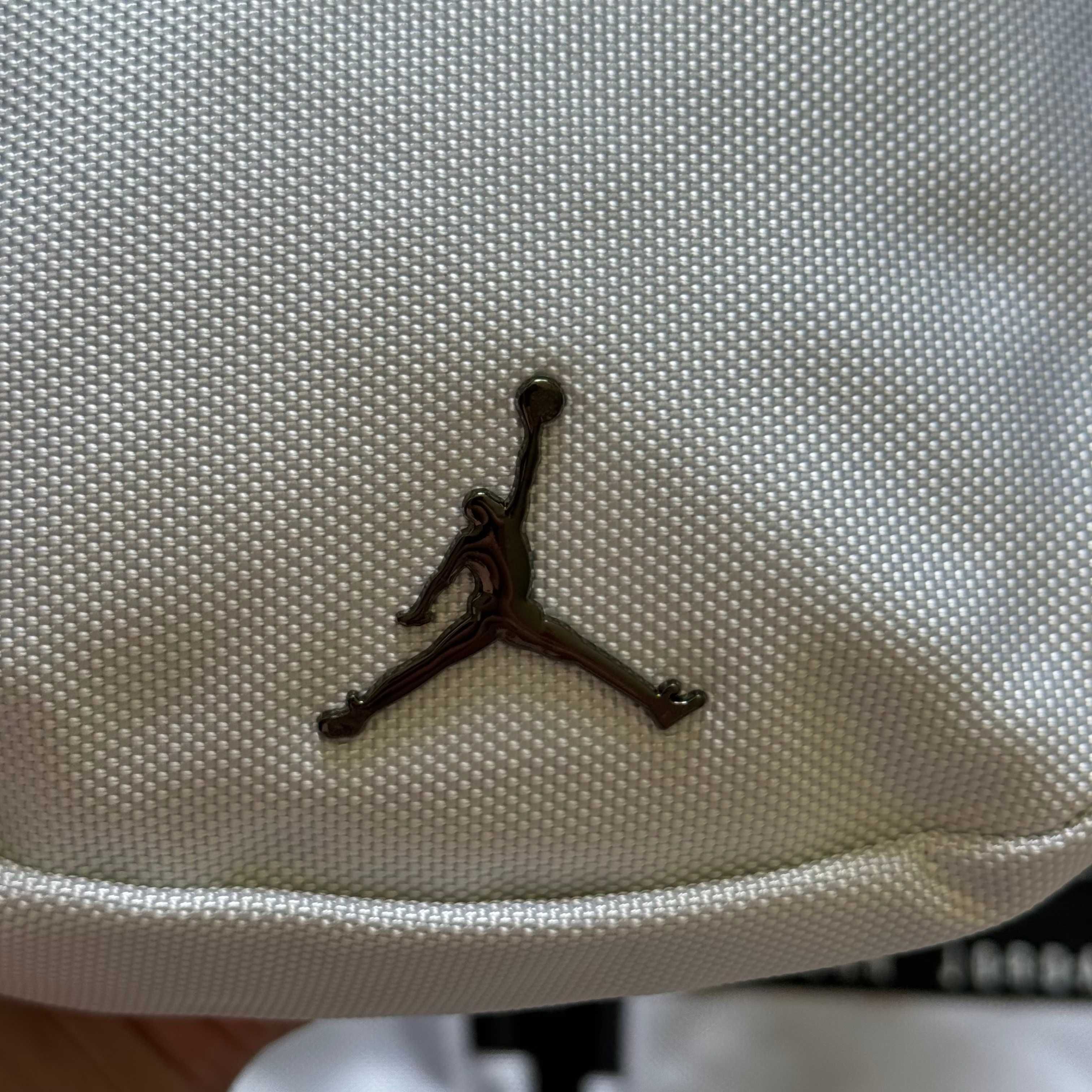 Сумка через плече Nike Air Jordan у 2-ох кольорах(Чорний, Білий).