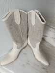 Botas de senhora completamente novas
