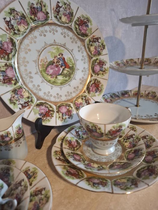 трехъярусная подставка для торта