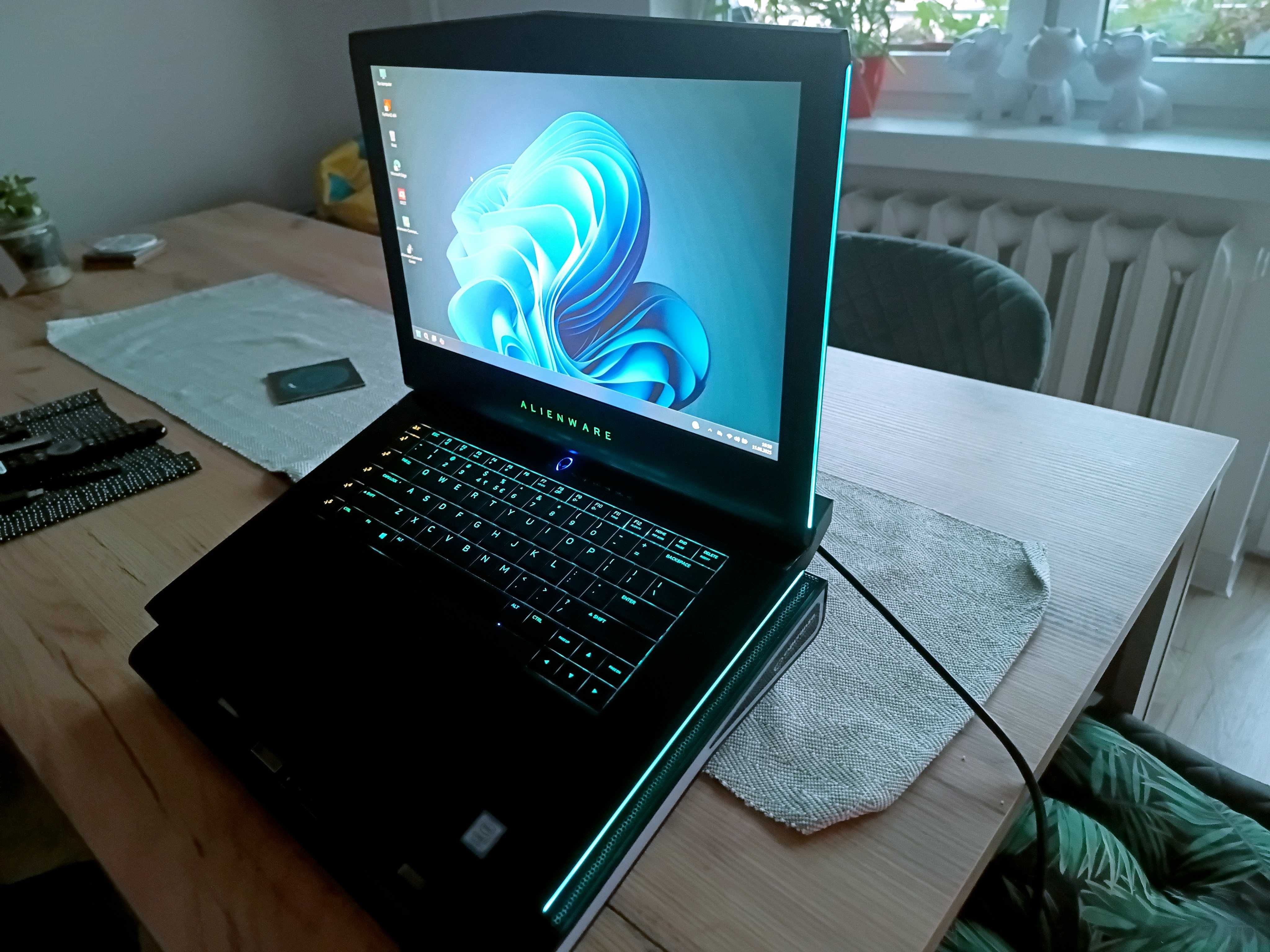 Laptop Dell Alienware 15 R3 GTX 1070 i7 7700HQ