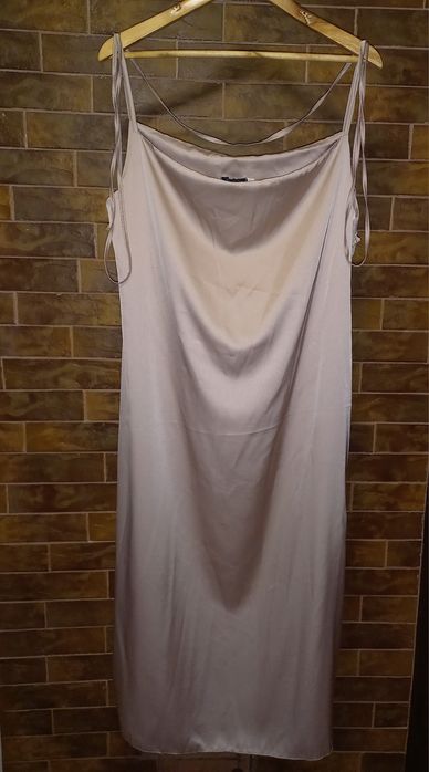 Жіноча сукня вечірня