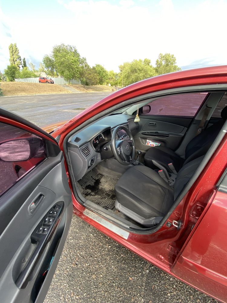 Kia rio 2 2011 року