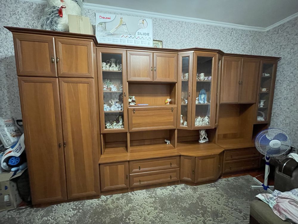 Продається функціональна стінка