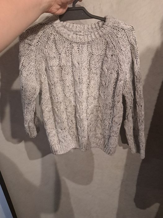 Sweterek dla dziecka Zara.