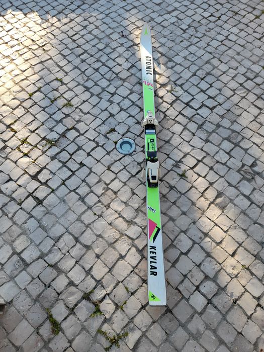 Ski neve atomic em bom estado 180m