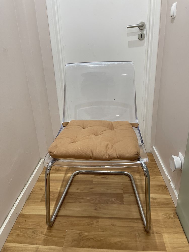 Cadeiras transparentes IKEA
