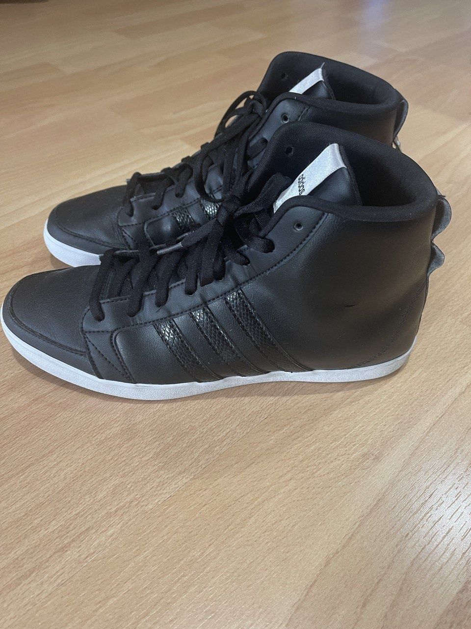 Кеды ботинки Adidas оригиналы 41 размер состояние новых