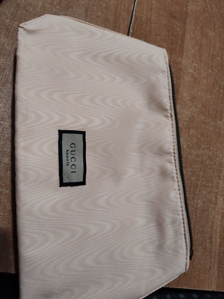 Gucci beauty saszetka kosmetyczka