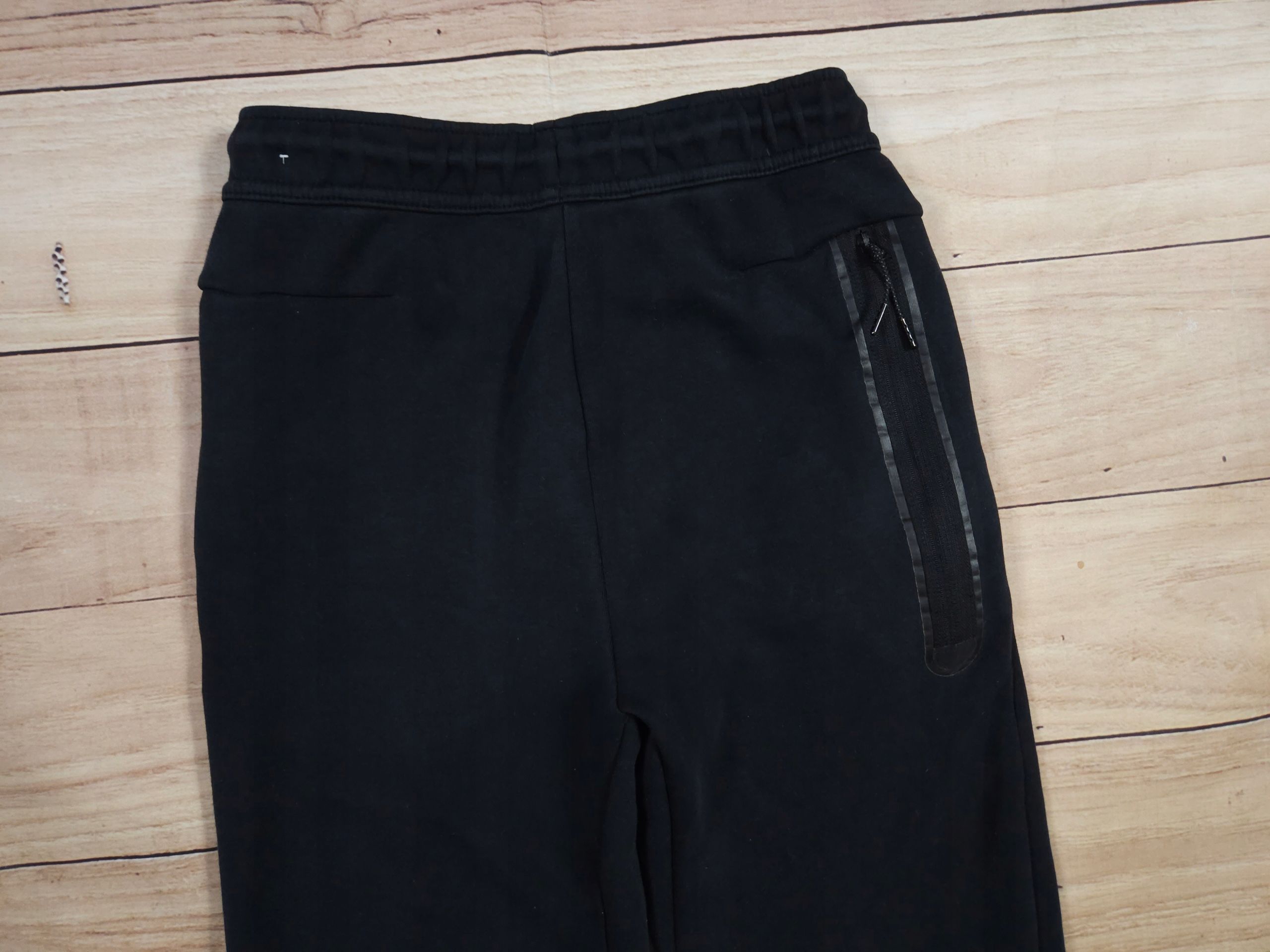 NIKE Tech Fleece Spodnie Dresowe Czarne Męskie r. XS