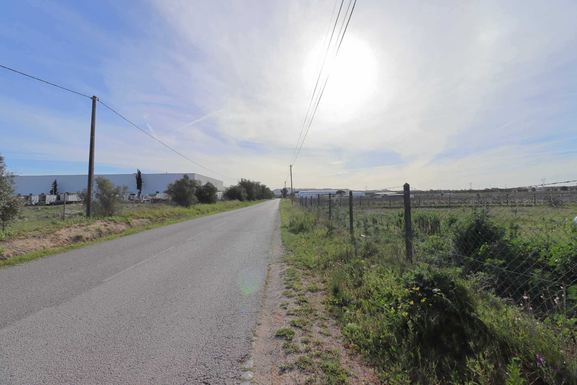 Terreno com 15.000 m2 em zona industrial, Palmela.