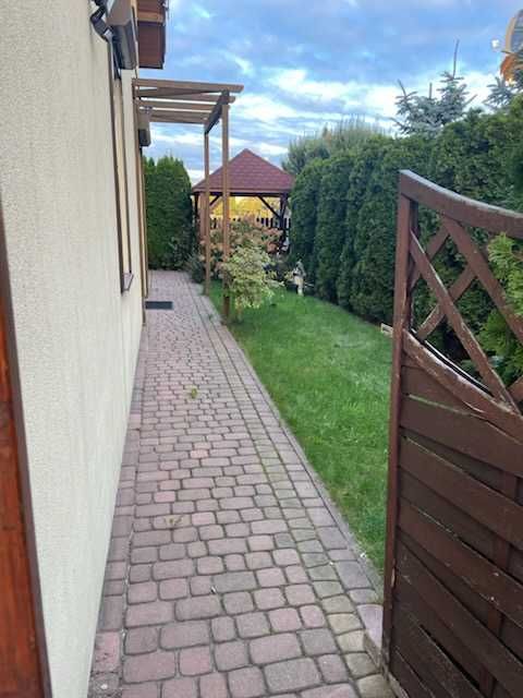 Dom z ogródkiem w centrum Góry Kalwarii