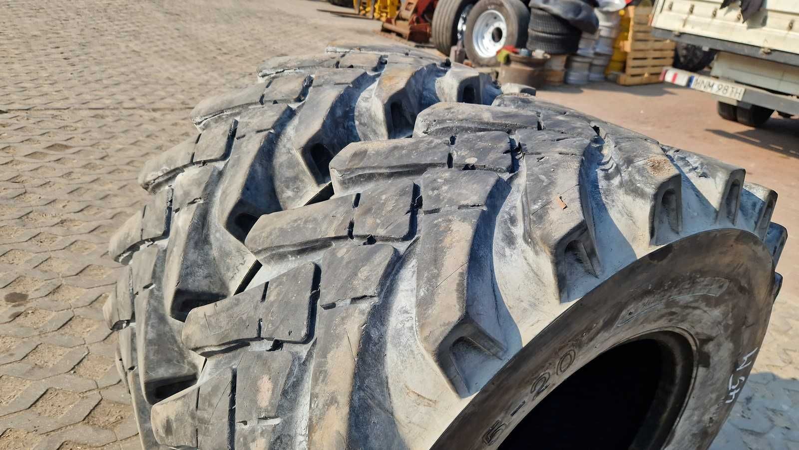 14.5-20 14.5r20 365/80r20 Camso Solideal 70% bieżnik bez napraw