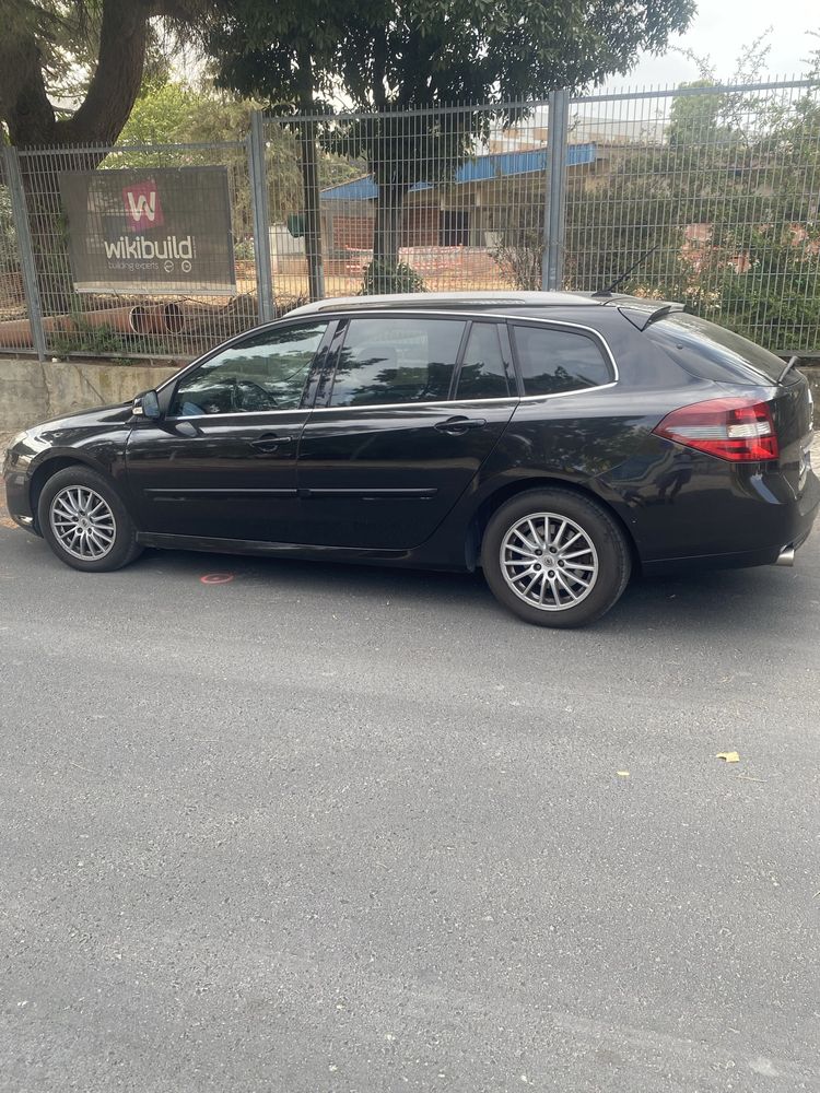 Renault Laguna 2.0 em excelente estado do ano de 2013 de junho
