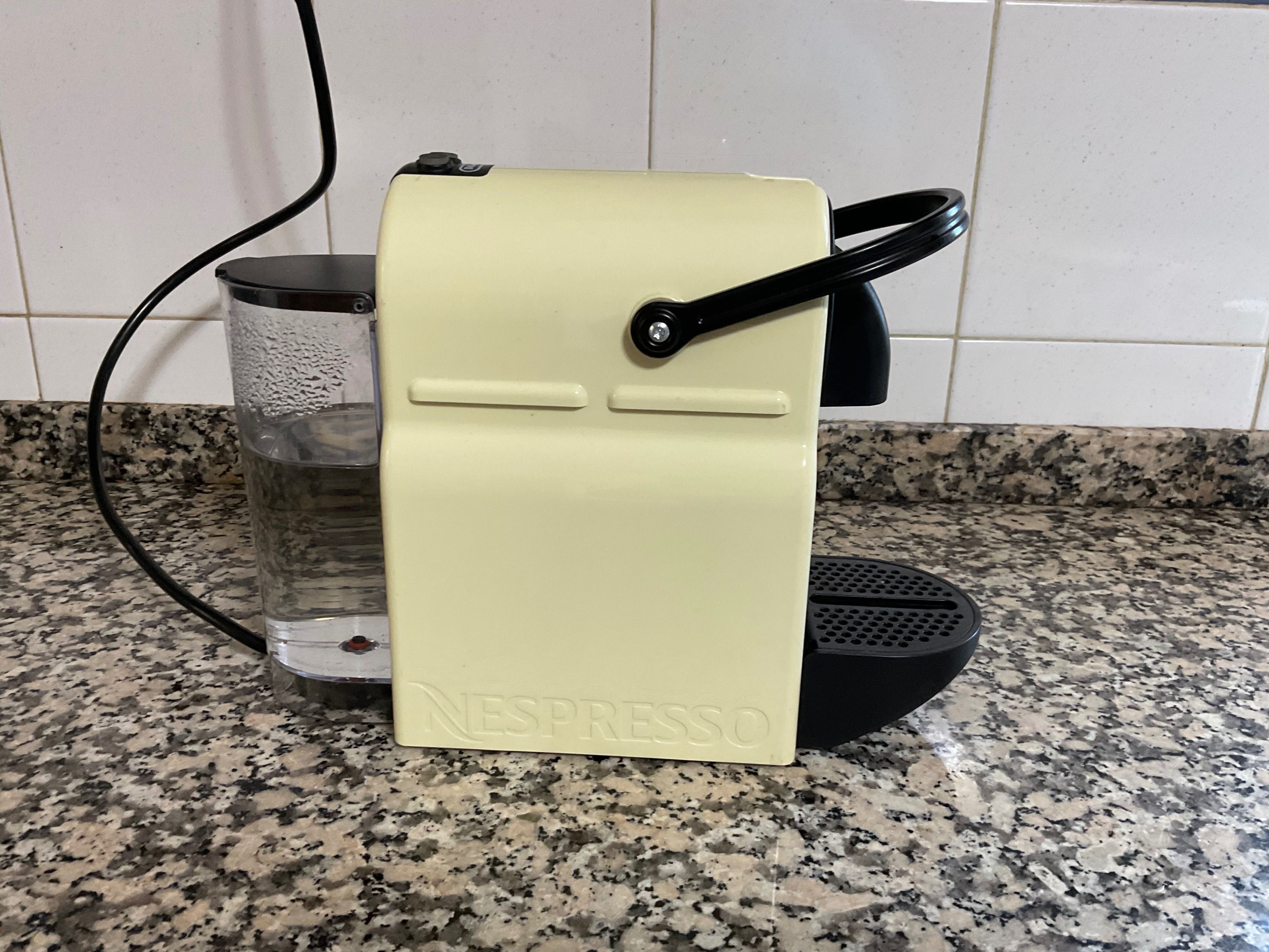 Cafeteira De’Longhi Nespresso