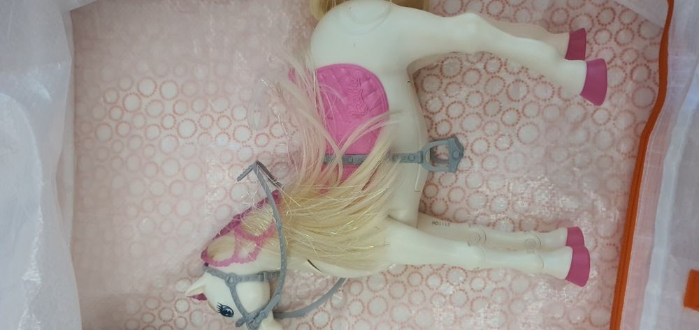 Cavalo barbie como novo
