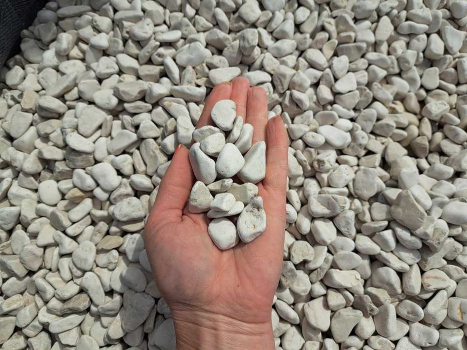 otoczaki kremowe, jasne, beżowe, kamienie ogrodowe do dekoracji