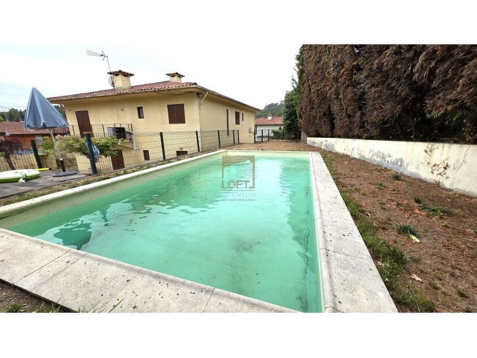 Moradia V5 Gaveto Recuperada c/ Piscina em Nespereira, Guimarães