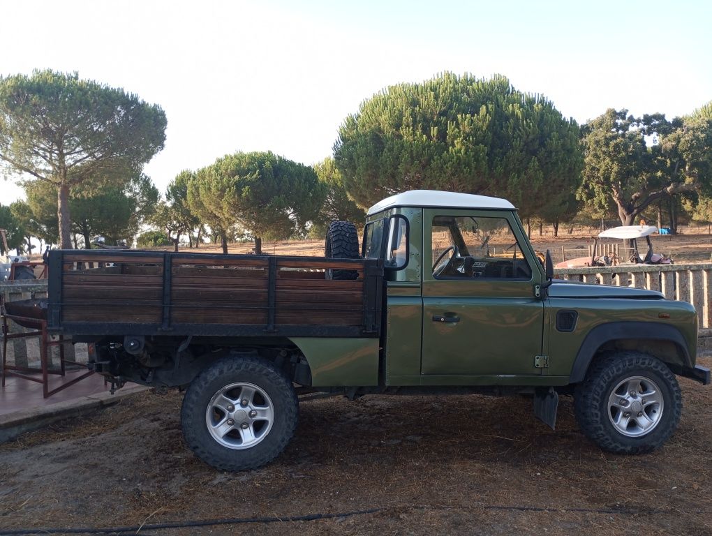Defender TD5  land rover