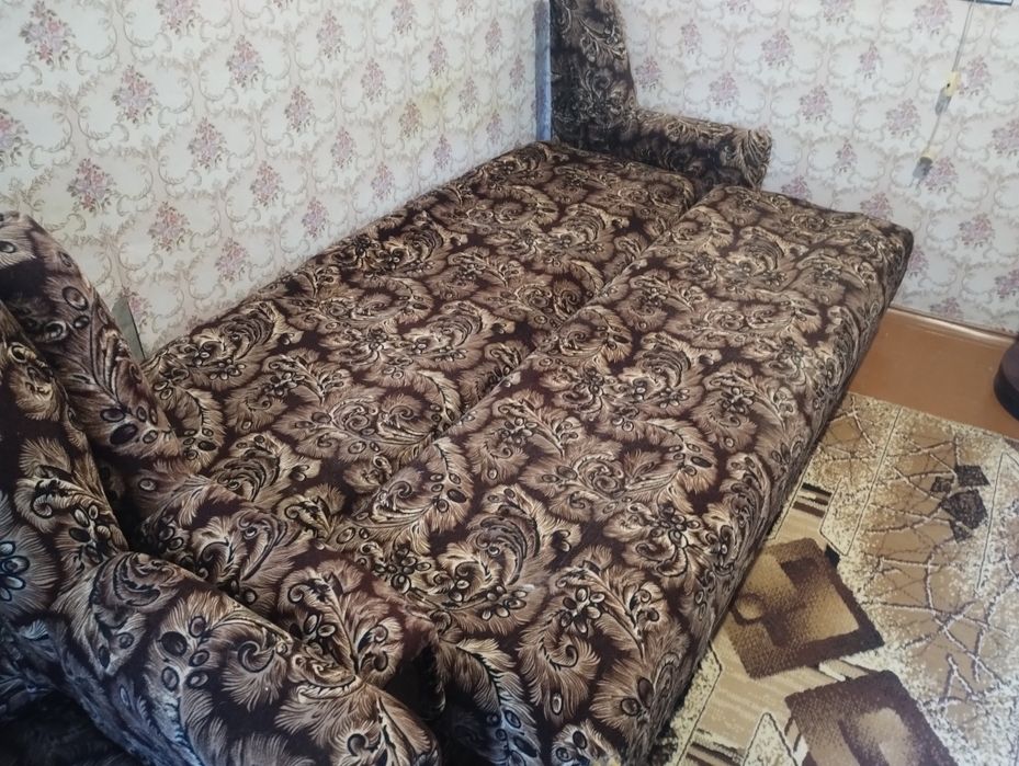 Диван розкладний.