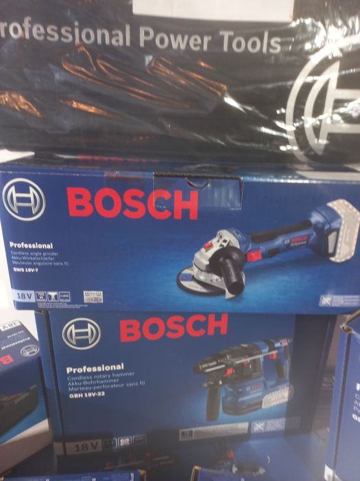 Zestaw wiertarko-wkrętarka+szlifierka+młot BOSCH PROFESSIONAL