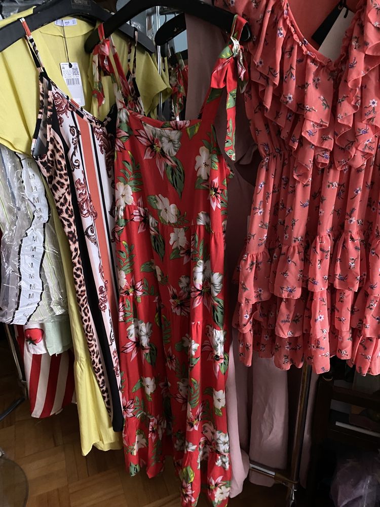 Одяг сукні сарафани сток дрібний опт Італія нові