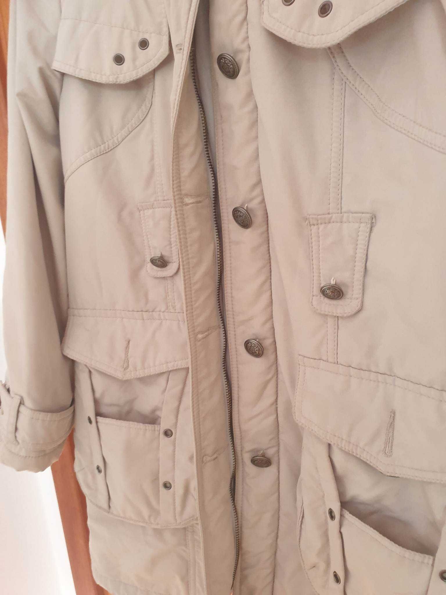 Gabardine com carapuço