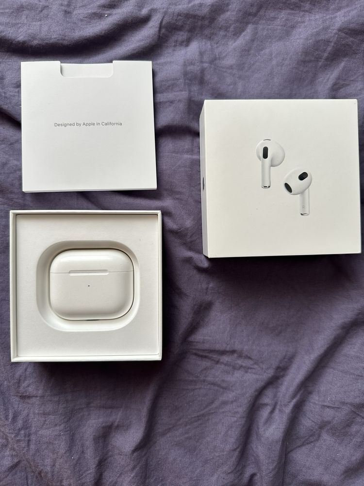 Apple AirPods (3rd generation)