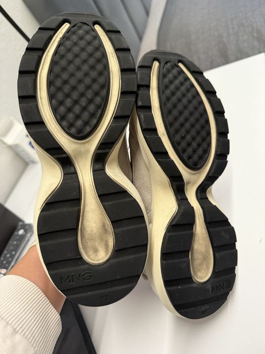 Кросівки Mango( натуральні,замш) 37 розмір